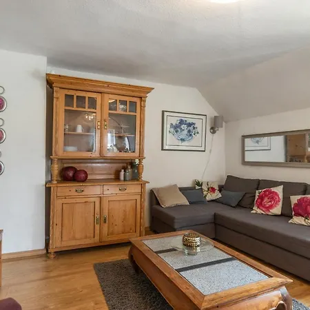 Haus Alte Rebe&weiße Traube Apartment *