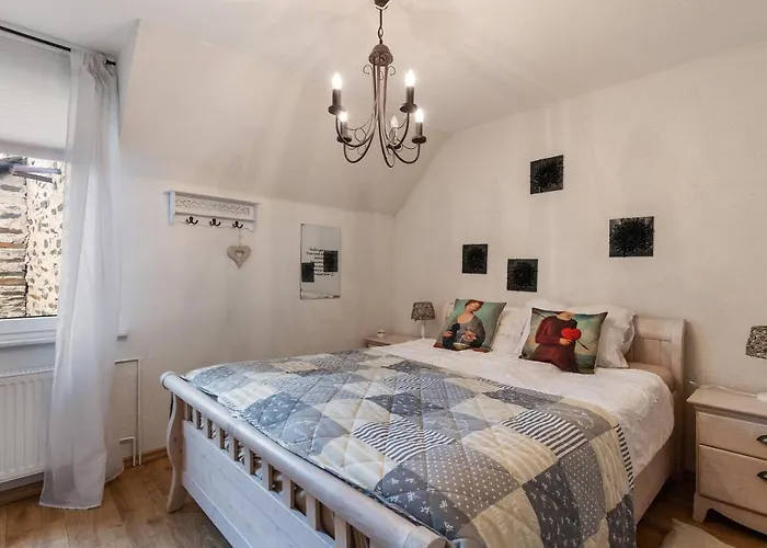 Haus Alte Rebe & Weisse Traube Apartamento Cochem